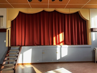 het podium van Dorpshuis De Vluchthaven